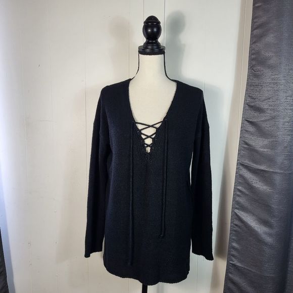 ASTR THE LABEL Black Knit Lace Up Tunic Style Sweater Size Medium - Picture 2 of 4